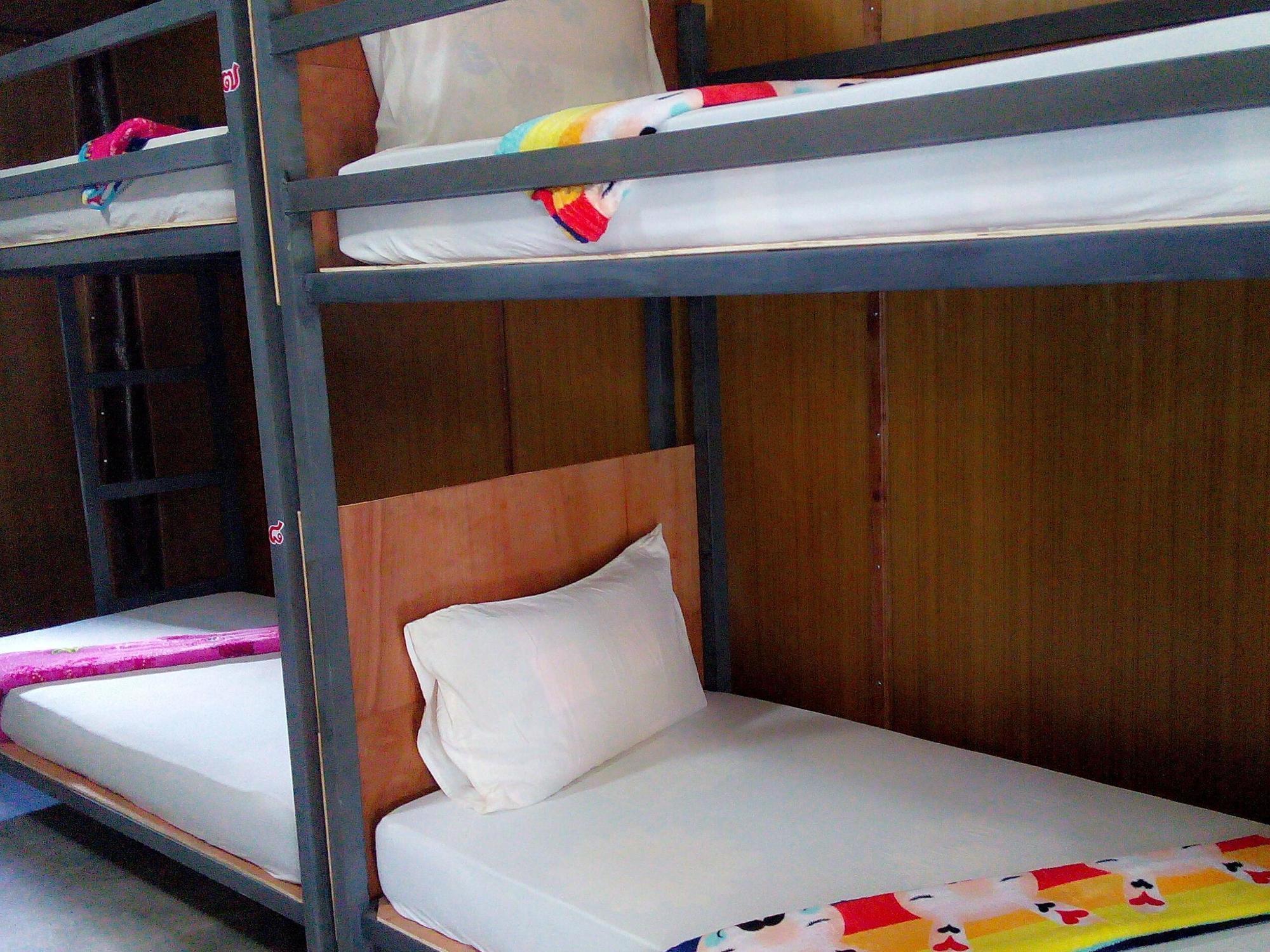 Chill Chill Long Beach Hostel Ko Lanta Esterno foto