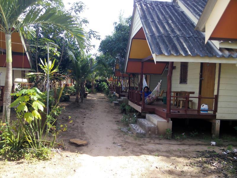 Chill Chill Long Beach Hostel Ko Lanta Esterno foto