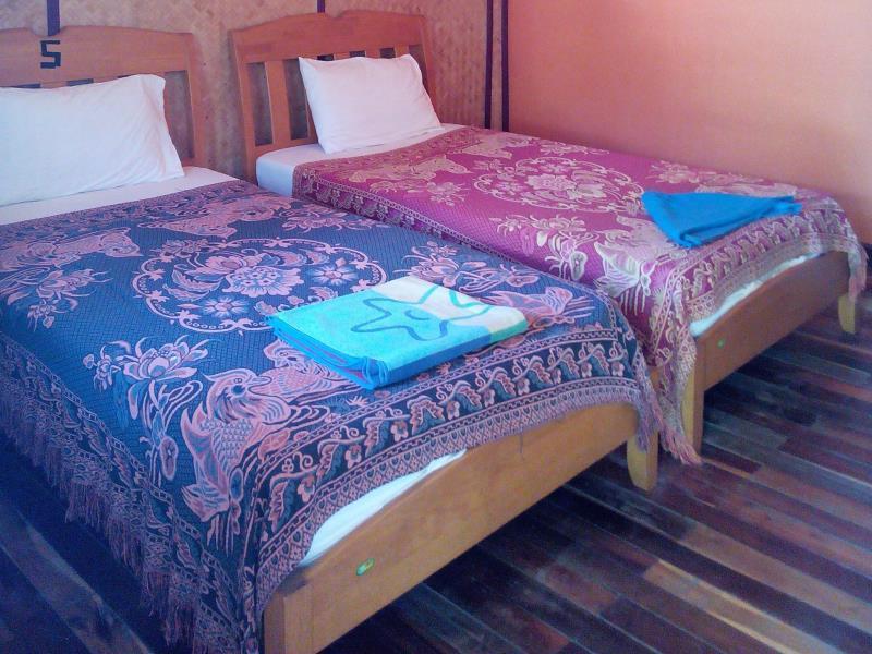 Chill Chill Long Beach Hostel Ko Lanta Esterno foto