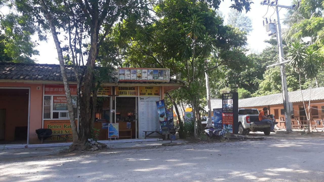 Chill Chill Long Beach Hostel Ko Lanta Esterno foto